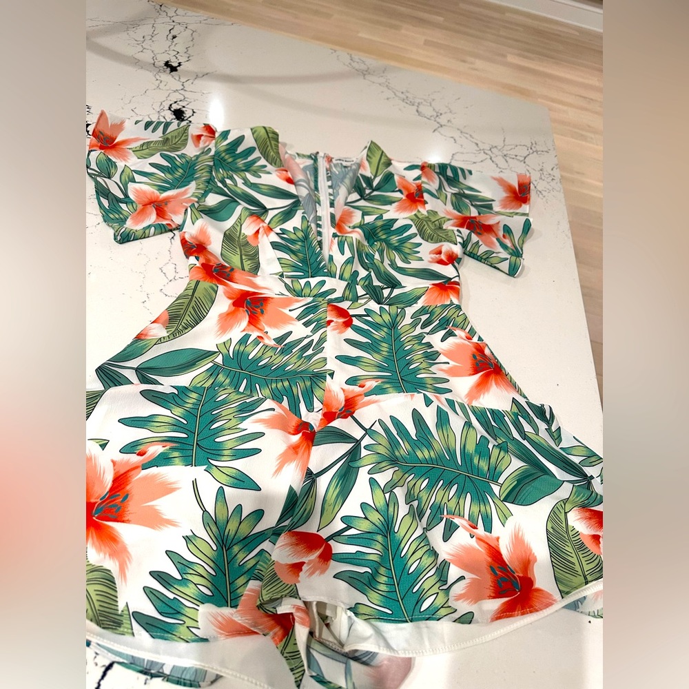 Superdown Karlie Flutter Romper - White/Red/Blood… - image 7